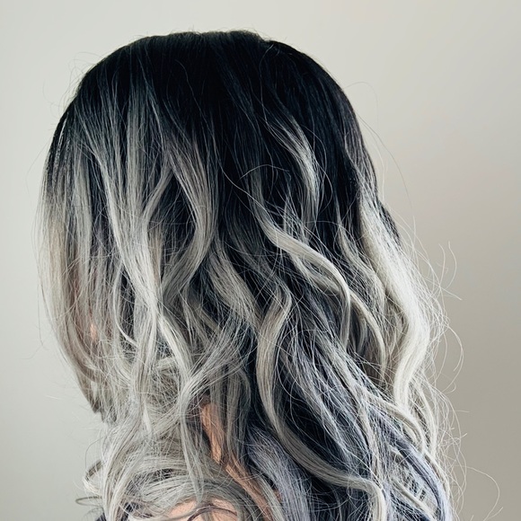 Gorgeous 22” Loose Curl Ombre Grey/Blue Lace Front Premium Fiber Wig - Picture 6 of 9